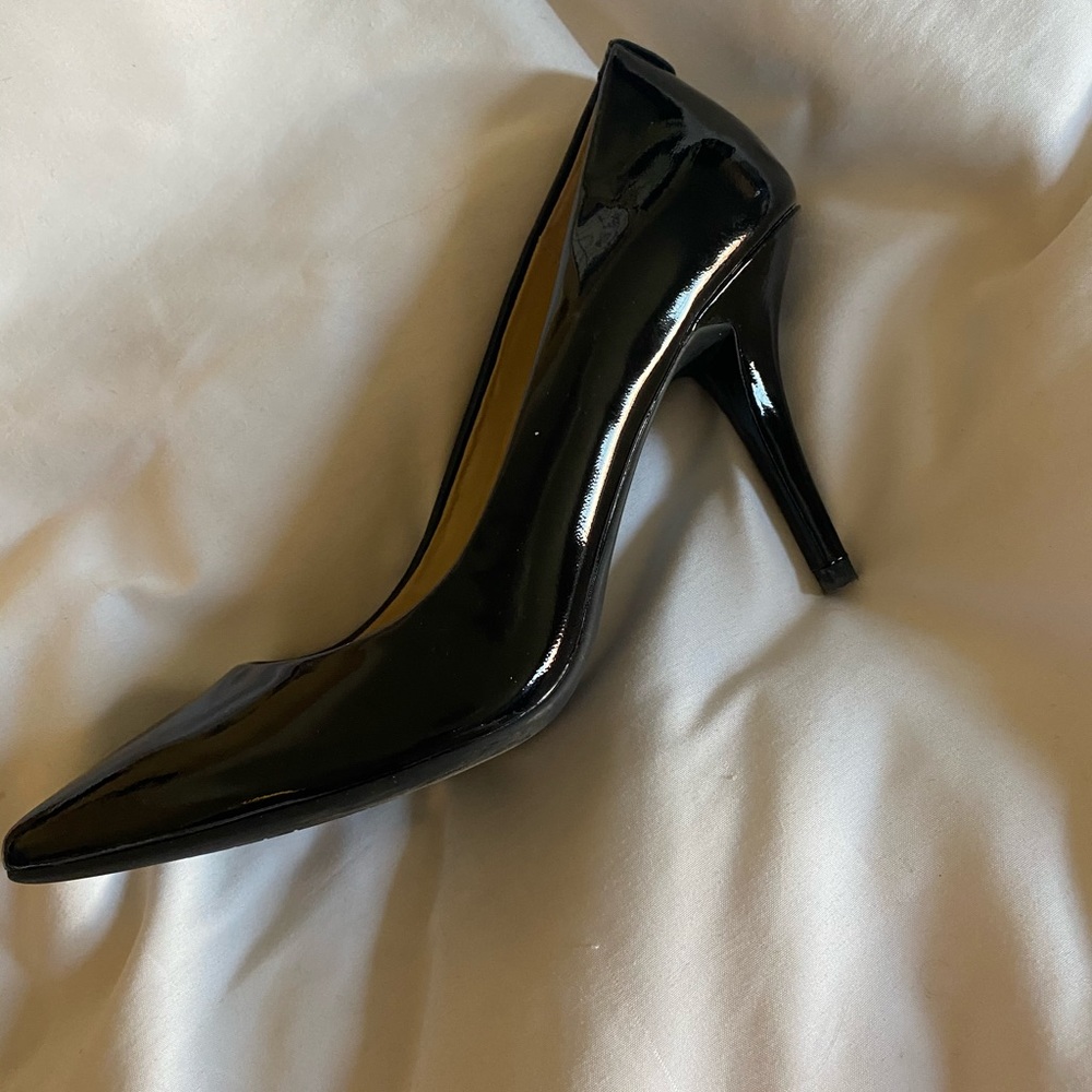 Michael Michael’s black patent pump.